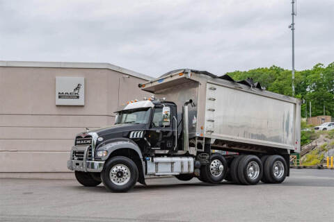 2015 Mack Granite