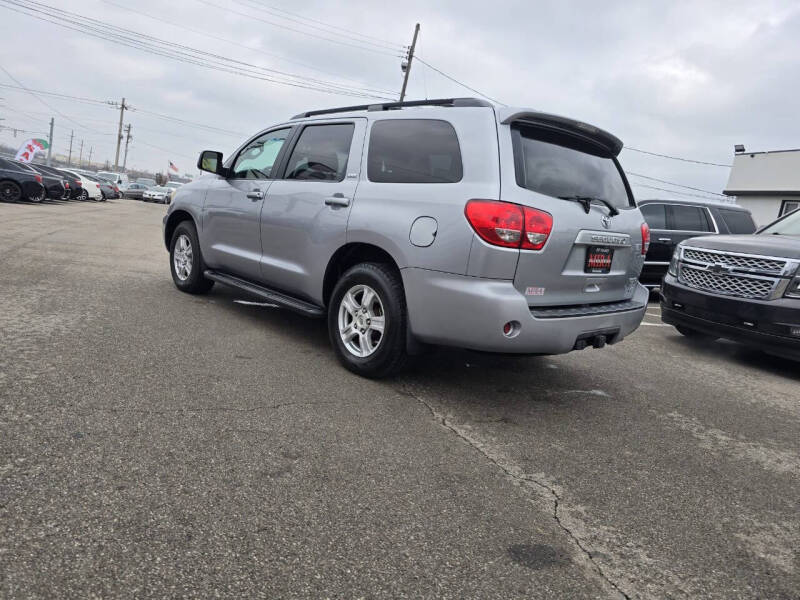 2011 Toyota Sequoia SR5