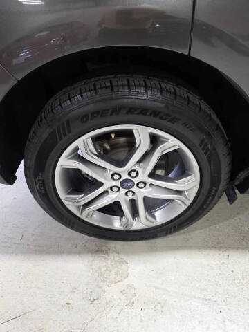 2017 Ford Edge Titanium
