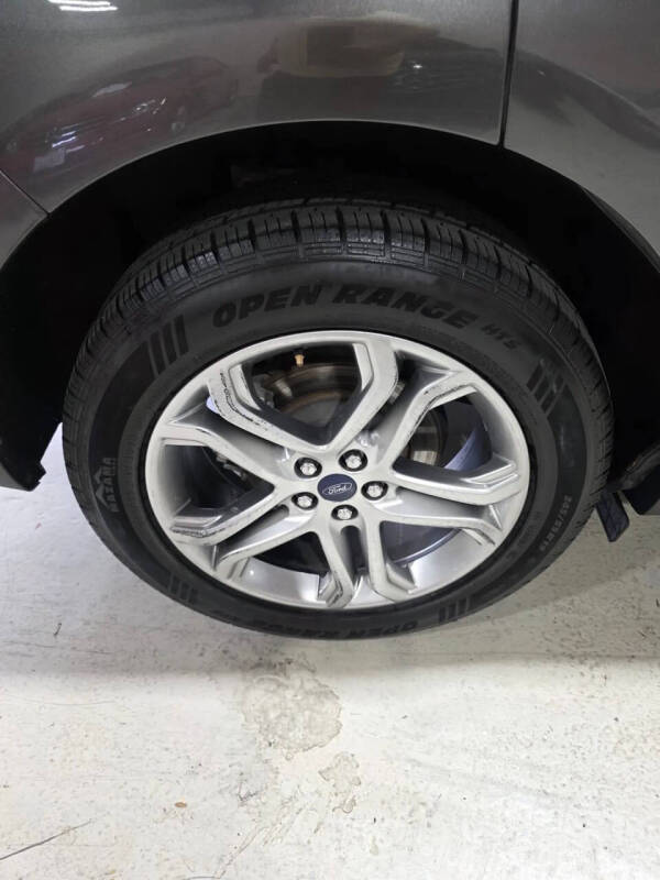 2017 Ford Edge Titanium