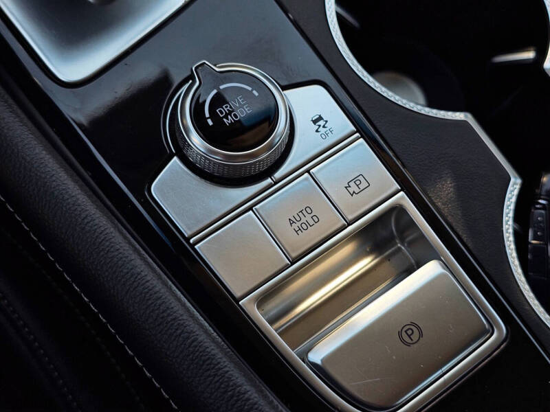 2025 Genesis G70