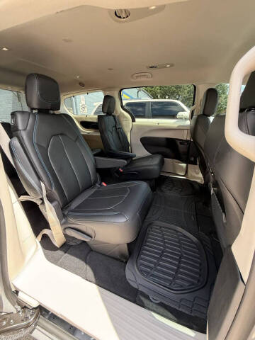 2021 Chrysler Pacifica Touring L
