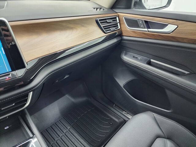 2025 Volkswagen Atlas SE 4Motion