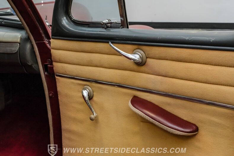 1948 Ford Deluxe
