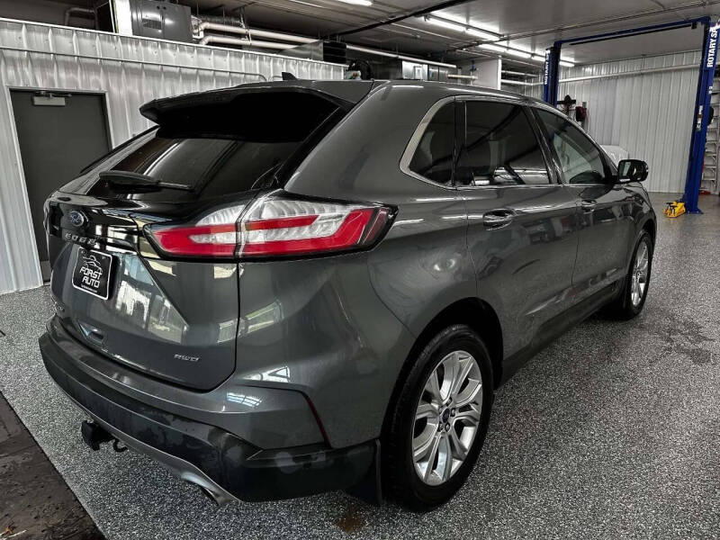 2022 Ford Edge Titanium