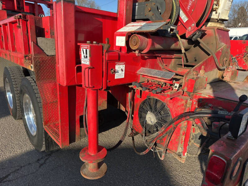 2005 Freightliner M2 106