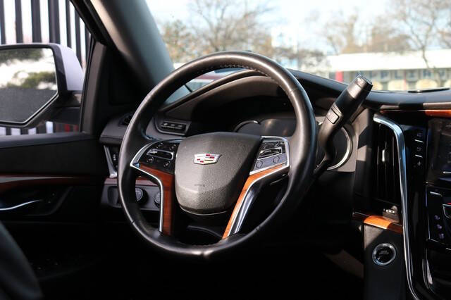 2016 Cadillac Escalade ESV Luxury Collection