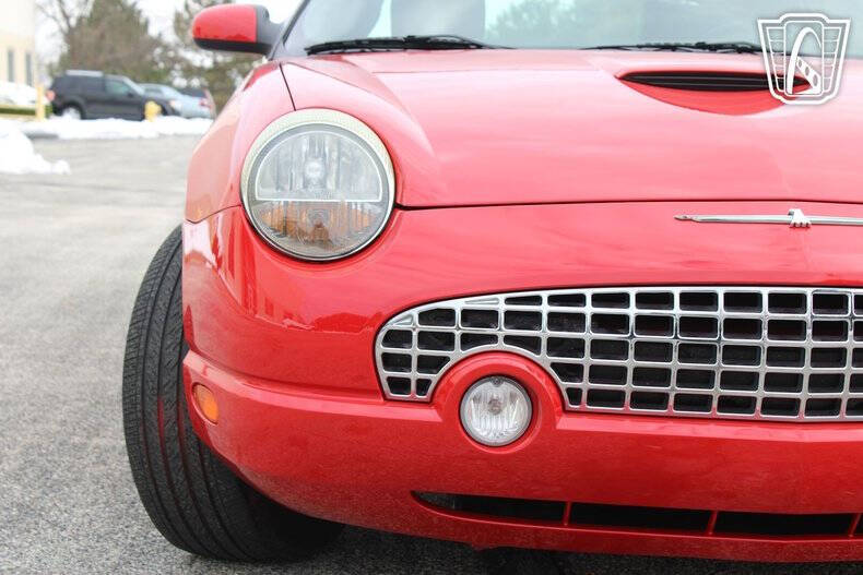 2002 Ford Thunderbird Deluxe