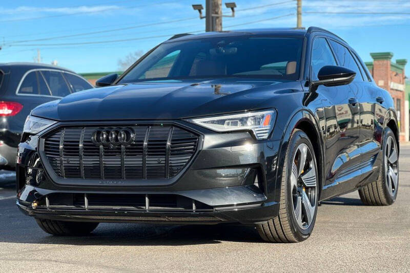 2023 Audi e-tron quattro Premium Plus