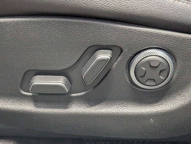 2024 Genesis GV70 2.5T Standard