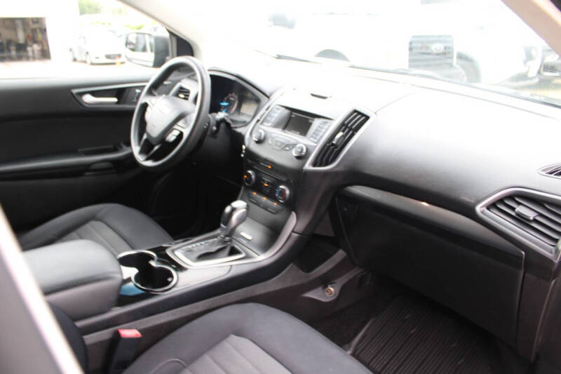2018 Ford Edge SE
