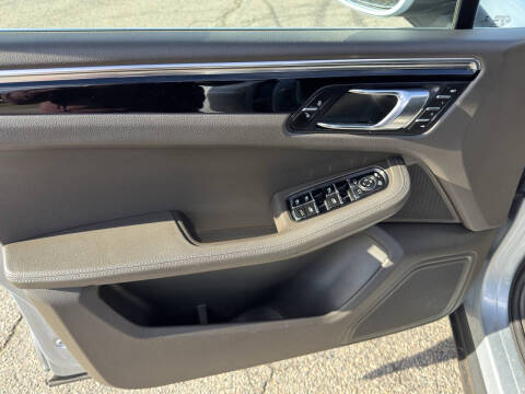 2015 Porsche Macan S