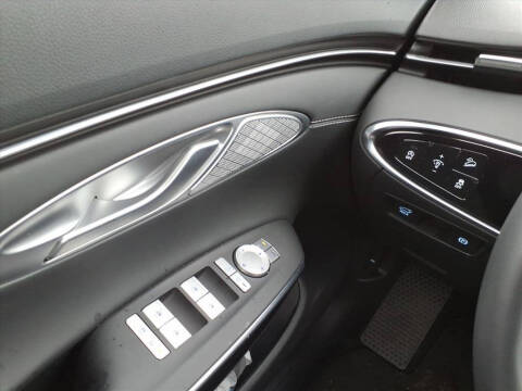 2025 Genesis GV70 2.5T Standard