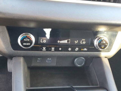 2024 Mitsubishi Outlander ES