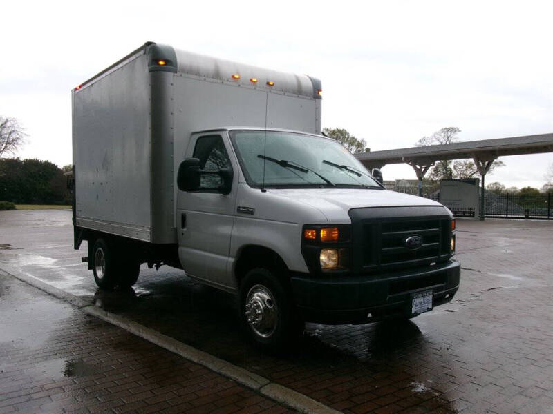2017 Ford E-Series E-350 SD