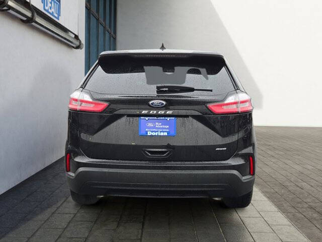 2022 Ford Edge SE