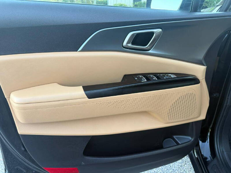 2024 Kia Carnival LX