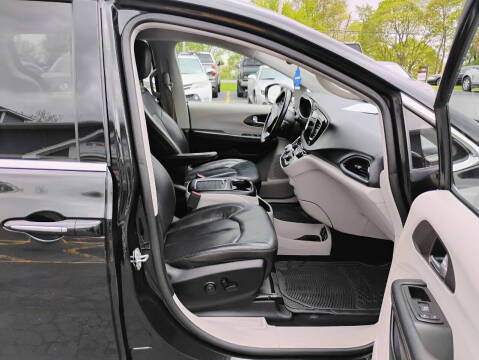 2018 Chrysler Pacifica Touring L Plus