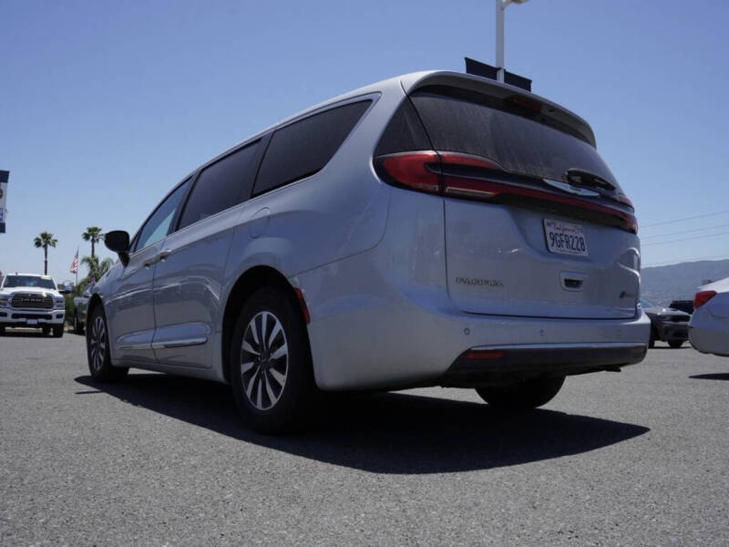 2023 Chrysler Pacifica Plug-In Hybrid Limited