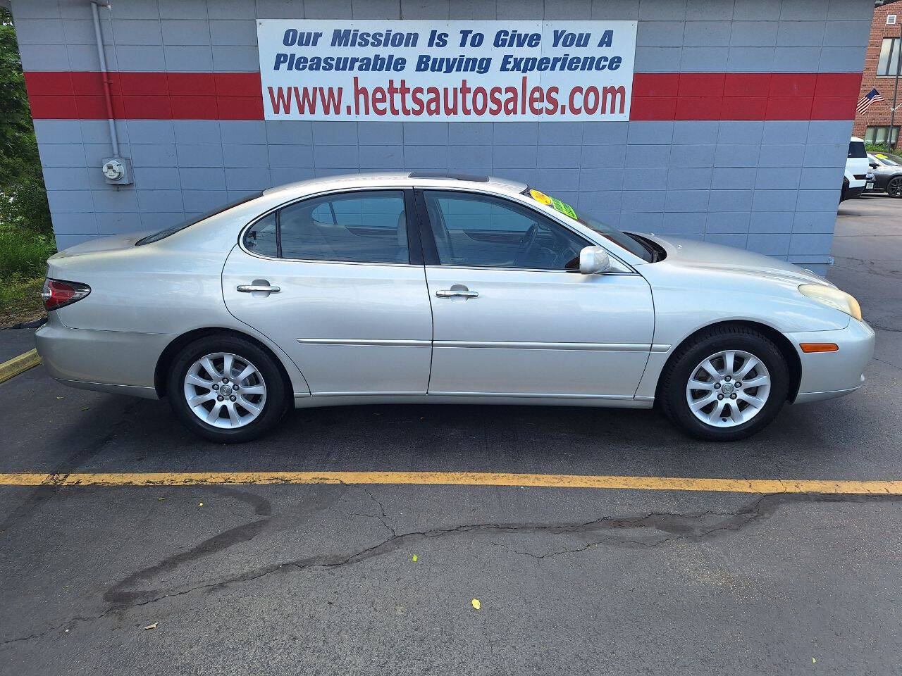 Silver 2004 Lexus ES 330 Base 4dr Sedan 2
