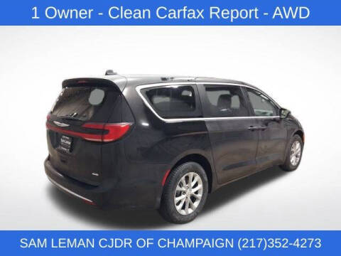 2025 Chrysler Pacifica Select