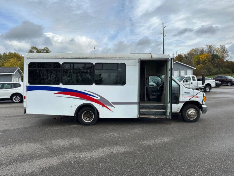 2005 Ford E-Series E-450 SD