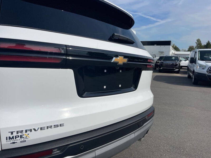 2025 Chevrolet Traverse LT