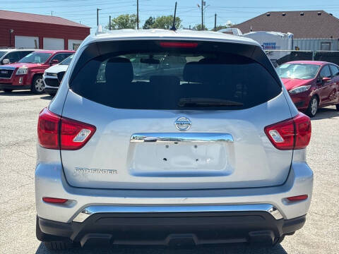 2018 Nissan Pathfinder S