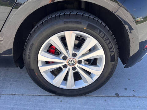 2018 Volkswagen Golf TSI SE