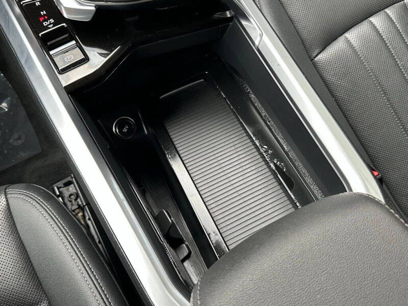 2024 Audi Q8 e-tron quattro Premium Plus