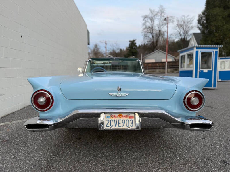 1957 Ford Thunderbird