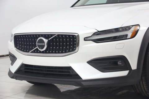 2024 Volvo V60 Cross Country B5 Plus