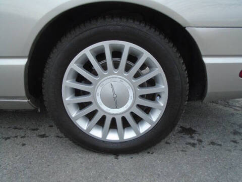 2005 Ford Thunderbird Deluxe
