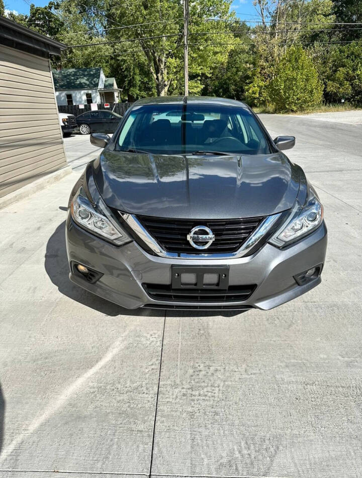 2018 Nissan Altima for sale at Xclusive Motors LLC in Columbus, OH