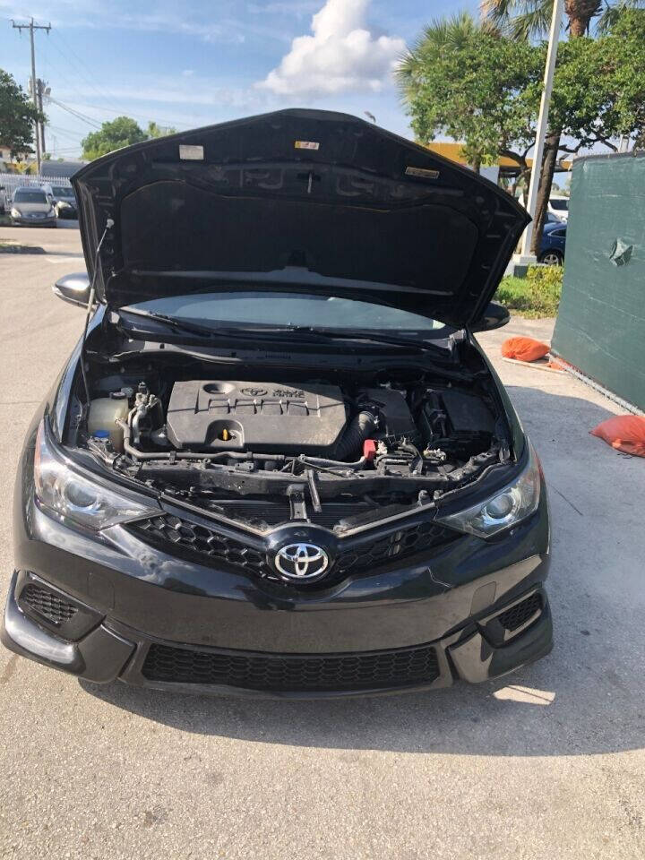 2017 TOYOTA COROLLA iM Hatchback - $14,500