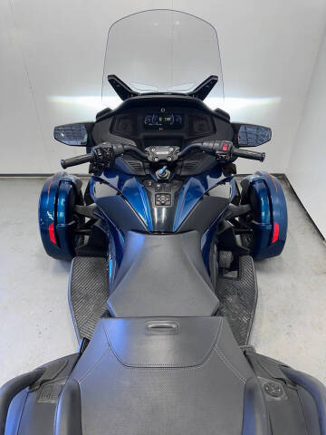2022 Can-Am Spyder RT SE6