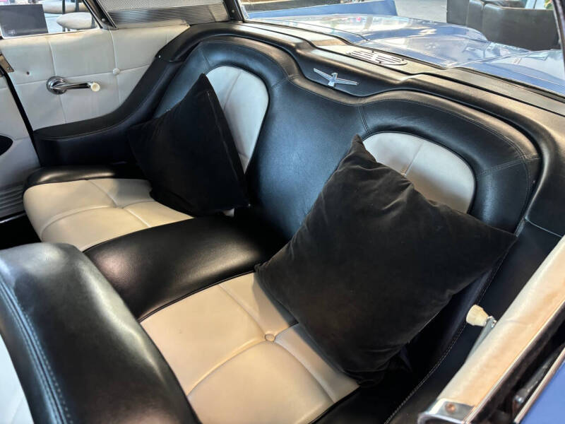 1960 Ford Thunderbird