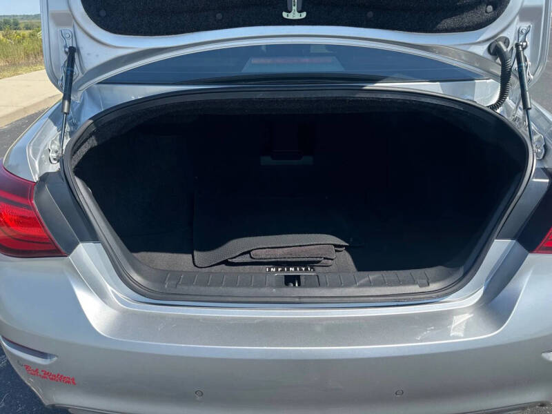 2015 Infiniti Q70 3.7