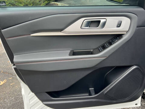 2025 Ford Explorer Active