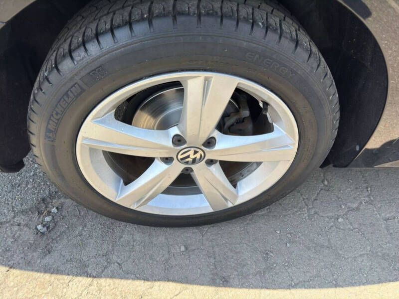 2015 Volkswagen Passat 1.8T Limited Edition