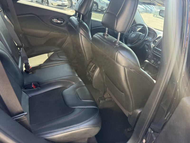 2020 Jeep Cherokee Trailhawk