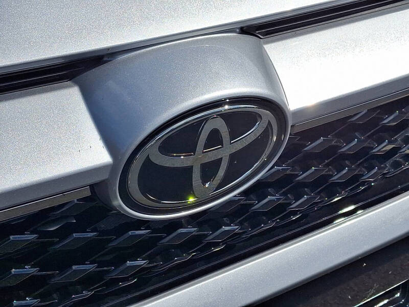 2025 Toyota RAV4 Plug-in Hybrid SE