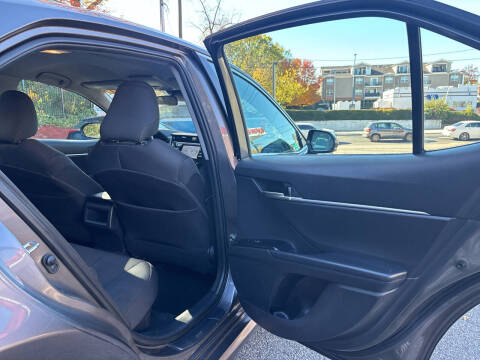 2020 Toyota Camry Hybrid LE