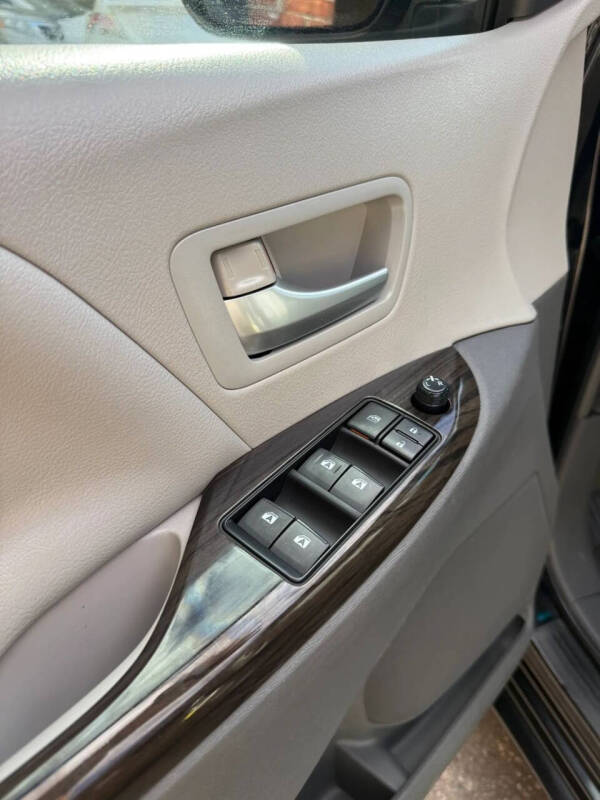 2015 Toyota Sienna