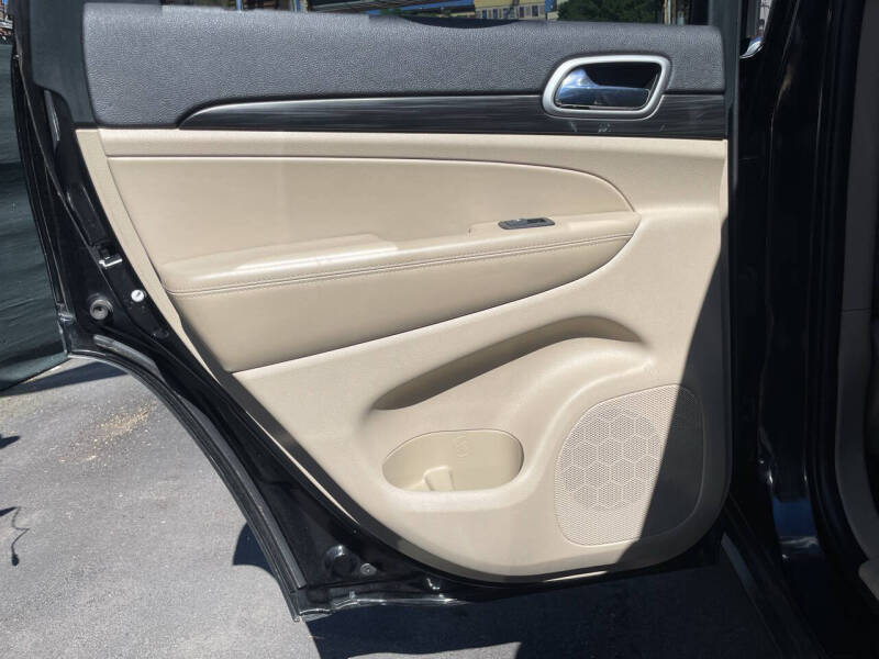 2019 Jeep Grand Cherokee Laredo