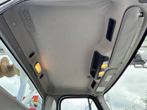 2020 Freightliner M2 106