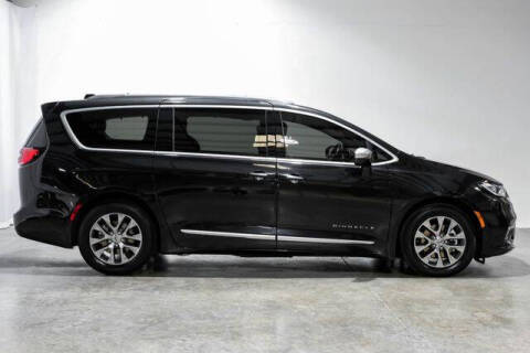 2022 Chrysler Pacifica Hybrid Pinnacle