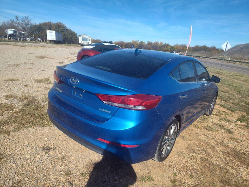 2017 Hyundai Elantra Limited photo 3