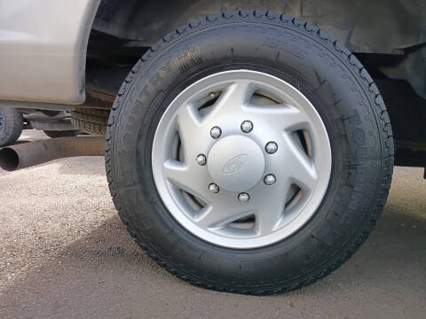 2009 Ford E-Series E-350 SD XLT