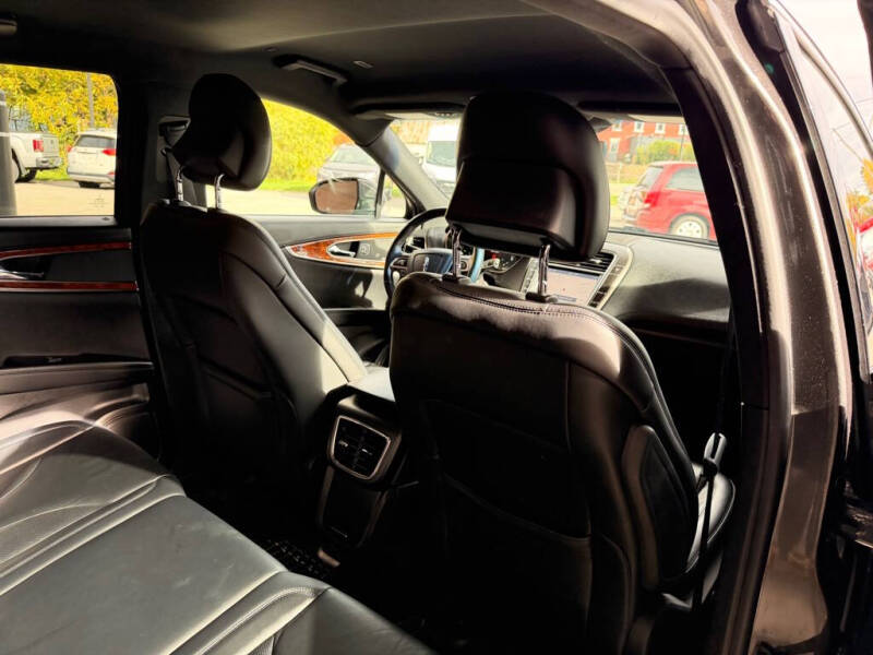 2019 Lincoln Nautilus Select